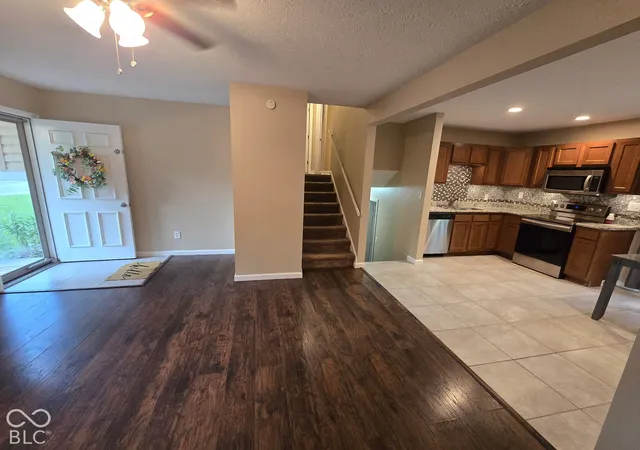 Photo 4 of Single family home for sale at 969 Stonegate, Greenwood, IN 46142 | MLS# 22129567 | Listing updated on 2026-10-05