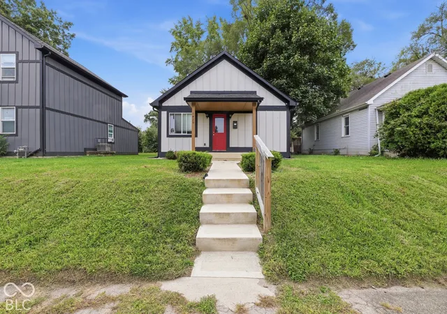 Photo 1 of Single family home for sale at 1429 W 4th Street, Anderson, IN 46016 | MLS# 22129569 | Listing updated on 2026-10-04