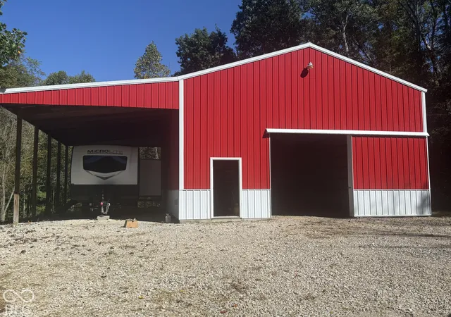 Photo 1 of Sale Pending at 537 Pea Ridge Rd, Spencer, IN 47460 | MLS# 22129575 | Listing updated on 2026-10-06