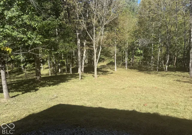 Photo 4 of Sale Pending at 537 Pea Ridge Rd, Spencer, IN 47460 | MLS# 22129575 | Listing updated on 2026-10-06