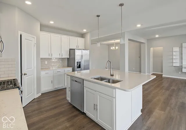 Photo 4 of Single family home for sale at 2409 Oakmont Dr, Plainfield, IN 46168 | MLS# 22129587 | Listing updated on 2026-10-06