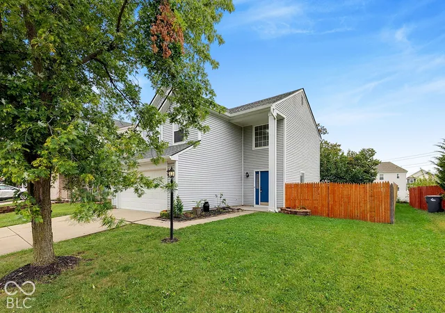Photo 3 of Single family home for sale at 5228 Waterton Lakes Dr, Indianapolis, IN 46237 | MLS# 22129589 | Listing updated on 2026-10-04