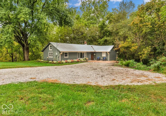 Photo 1 of Single family home for sale at 4344 E US Hwy 40, Greencastle, IN 46135 | MLS# 22129590 | Listing updated on 2026-10-05