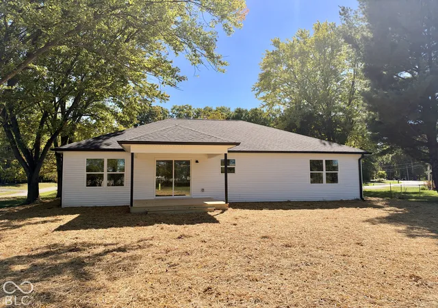 Photo 3 of Sale Pending at 36 Lincoln Hills, Coatesville, IN 46121 | MLS# 22129594 | Listing updated on 2026-10-05
