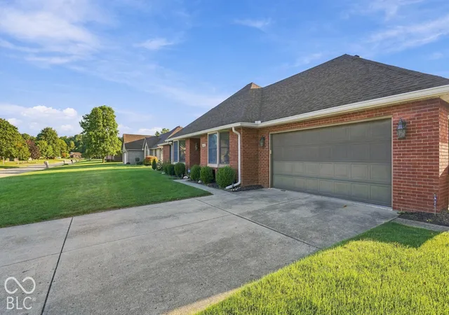 Photo 4 of Single family home for sale at 842 Deerfield Rd, Anderson, IN 46012 | MLS# 22129597 | Listing updated on 2026-10-03