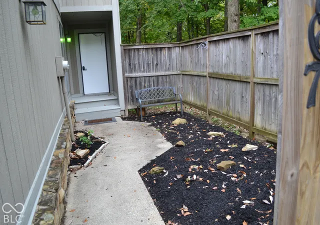 Photo 3 of Sale Pending at 4267 Indian Pipe Tr, Indianapolis, IN 46237 | MLS# 22129605 | Listing updated on 2026-10-05