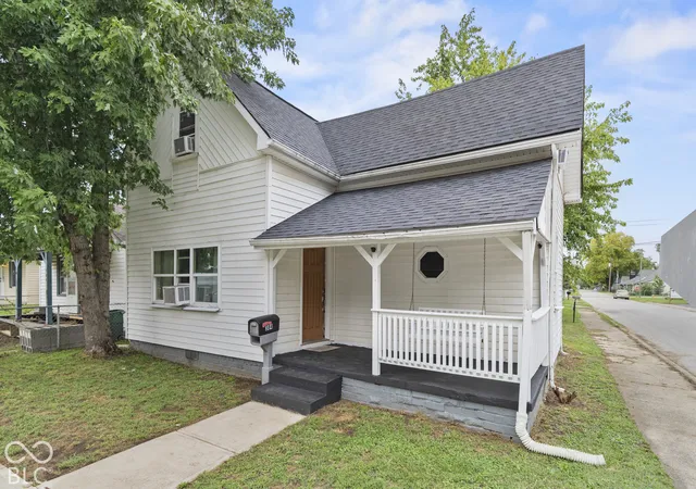 Photo 1 of Single family home for sale at 384 W Harrison St, Martinsville, IN 46151 | MLS# 22129607 | Listing updated on 2026-10-05