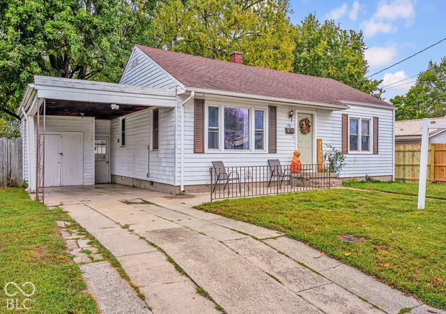 Photo 2 of Single family home for sale at 721 Pershing St, Seymour, IN 47274 | MLS# 22129614 | Listing updated on 2026-10-06