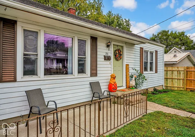 Photo 3 of Single family home for sale at 721 Pershing St, Seymour, IN 47274 | MLS# 22129614 | Listing updated on 2026-10-06