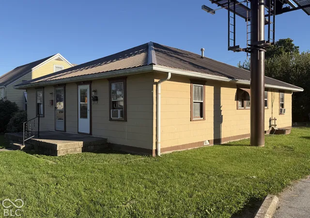 Photo 2 of Multi family home for sale at 5 W 38th Street, Anderson, IN 46013 | MLS# 22129625 | Listing updated on 2026-10-06