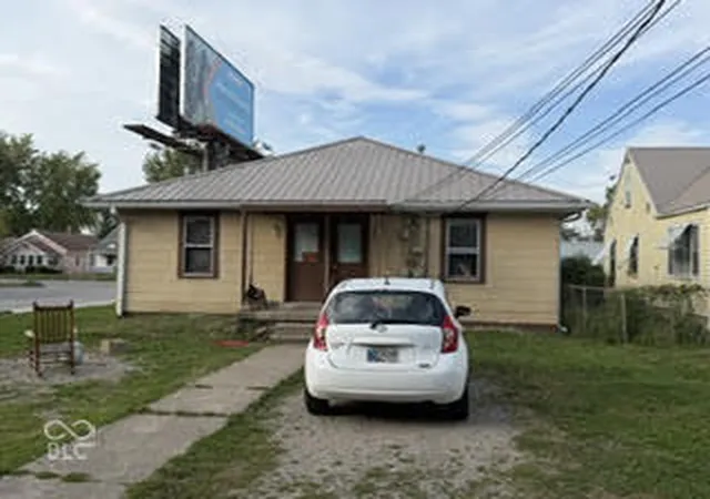 Photo 3 of Multi family home for sale at 5 W 38th Street, Anderson, IN 46013 | MLS# 22129625 | Listing updated on 2026-10-06