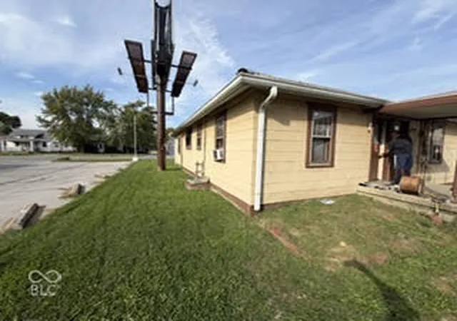 Photo 3 of House for sale at 5 W 38th Street, Anderson, IN 46013 | MLS# 22129625 | Listing updated on 2026-10-06