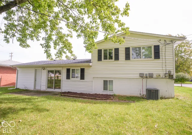Photo 2 of Single family home for sale at 2603 Brentwood Rd, New Castle, IN 47362 | MLS# 22129629 | Listing updated on 2026-10-03