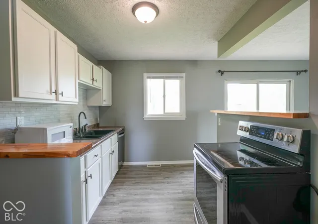 Photo 4 of Single family home for sale at 2603 Brentwood Rd, New Castle, IN 47362 | MLS# 22129629 | Listing updated on 2026-10-03