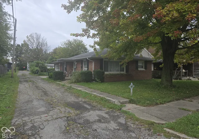 Photo 2 of Single family home for sale at 1126 E 28th Street, Anderson, IN 46016 | MLS# 22129638 | Listing updated on 2026-10-05