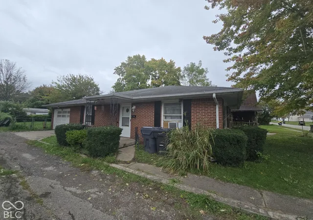 Photo 3 of Single family home for sale at 1126 E 28th Street, Anderson, IN 46016 | MLS# 22129638 | Listing updated on 2026-10-05