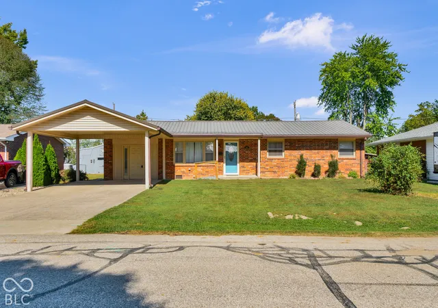 Single family home for sale at 300 Shull Dr, North Vernon, IN 47265 | MLS# 22129644