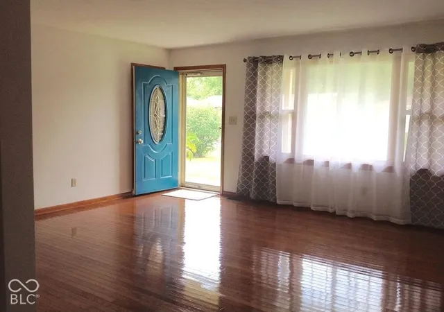 Photo 2 of Single family home for sale at 300 Shull Dr, North Vernon, IN 47265 | MLS# 22129644 | Listing updated on 2026-10-05