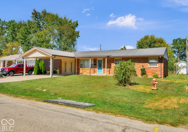 Photo 2 of Single family home for sale at 300 Shull Dr, North Vernon, IN 47265 | MLS# 22129644 | Listing updated on 2026-10-09