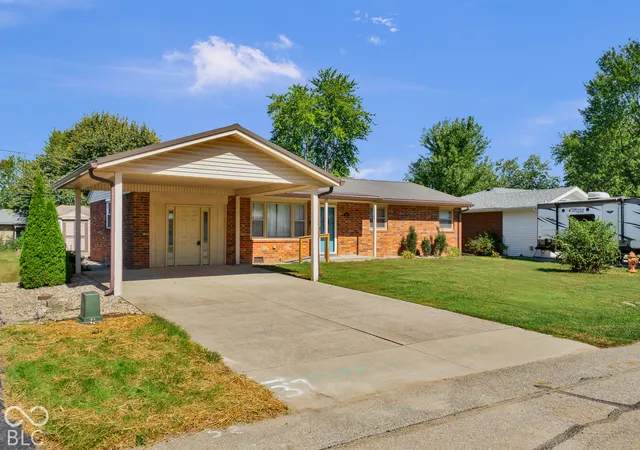 Photo 3 of Single family home for sale at 300 Shull Dr, North Vernon, IN 47265 | MLS# 22129644 | Listing updated on 2026-10-09