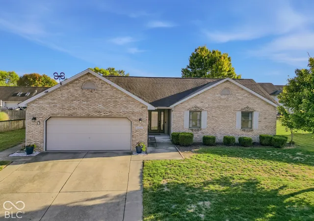Photo 1 of Single family home for sale at 3445 Brent Cross Dr, Columbus, IN 47203 | MLS# 22129649 | Listing updated on 2026-10-05