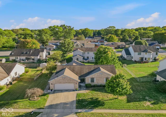 Photo 3 of Single family home for sale at 3445 Brent Cross Dr, Columbus, IN 47203 | MLS# 22129649 | Listing updated on 2026-10-05