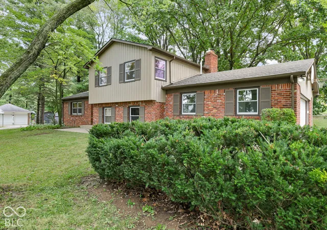 Photo 1 of Single family home for sale at 2991 Jay Dee Ln, Greenwood, IN 46143 | MLS# 22129659 | Listing updated on 2026-10-04