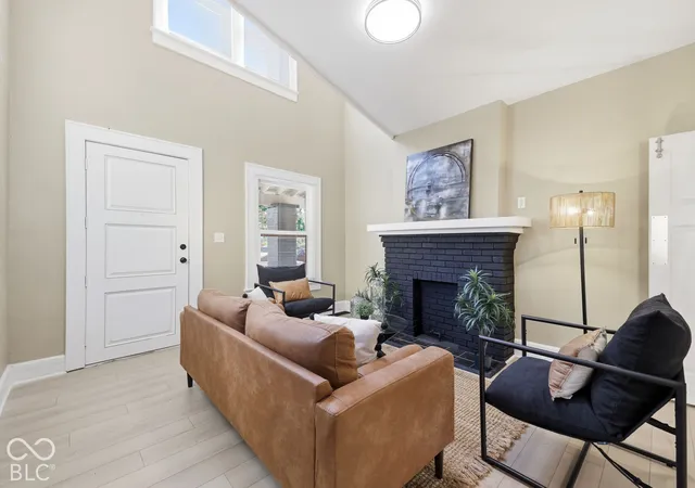 Photo 3 of Single family home for sale at 1724 Central Ave, Indianapolis, IN 46202 | MLS# 22129671 | Listing updated on 2026-10-08