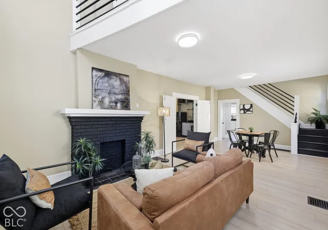 Photo 4 of Single family home for sale at 1724 Central Ave, Indianapolis, IN 46202 | MLS# 22129671 | Listing updated on 2026-10-08