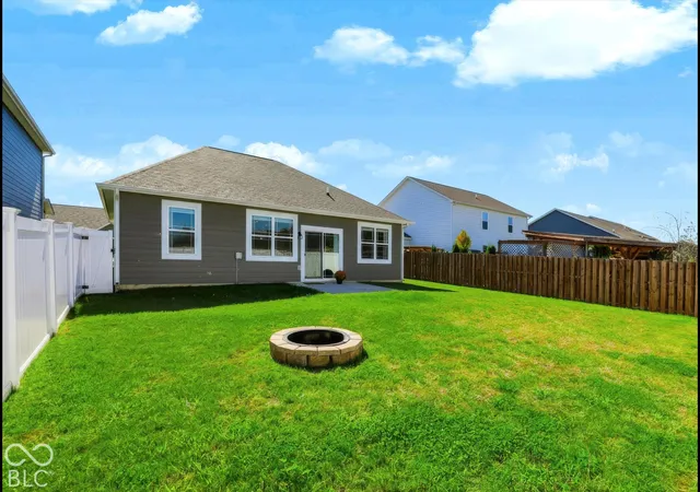 Photo 3 of Single family home for sale at 134 Waterford Ct, Pendleton, IN 46064 | MLS# 22129675 | Listing updated on 2026-10-08