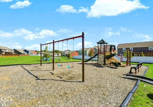 Photo 4 of Single family home for sale at 134 Waterford Ct, Pendleton, IN 46064 | MLS# 22129675 | Listing updated on 2026-10-08