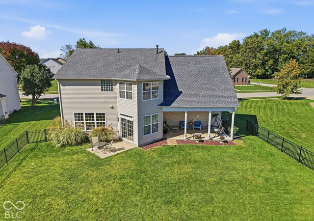 Photo 3 of Single family home for sale at 8035 Meadow Bnd Ln, Indianapolis, IN 46259 | MLS# 22129683 | Listing updated on 2026-10-08