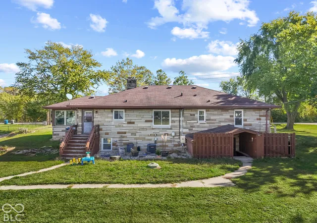 Photo 2 of Single family home for sale at 4920 S Meridian St, Indianapolis, IN 46217 | MLS# 22129685 | Listing updated on 2026-10-09