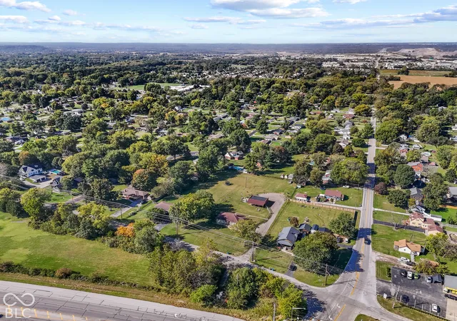 Photo 4 of Single family home for sale at 4920 S Meridian St, Indianapolis, IN 46217 | MLS# 22129685 | Listing updated on 2026-10-09