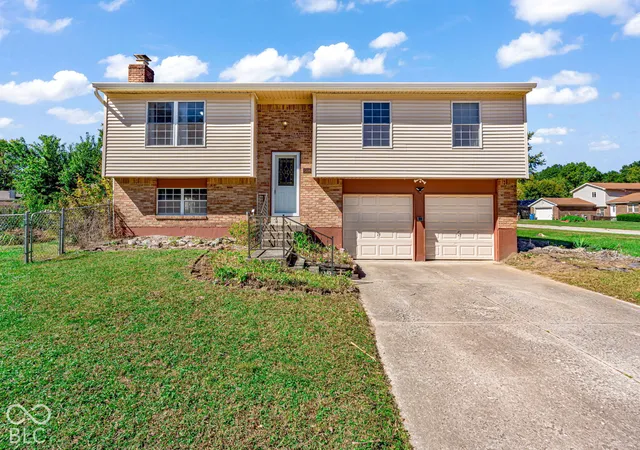 Photo 1 of Single family home for sale at 5108 Honey Manor Ct, Indianapolis, IN 46221 | MLS# 22129691 | Listing updated on 2026-10-07