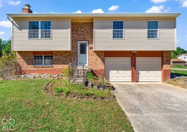 Photo 2 of Single family home for sale at 5108 Honey Manor Ct, Indianapolis, IN 46221 | MLS# 22129691 | Listing updated on 2026-10-07