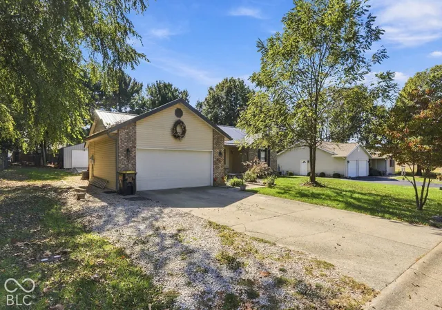 Photo 2 of Single family home for sale at 537 S Birch St, Ellettsville, IN 47429 | MLS# 22129695 | Listing updated on 2026-10-08
