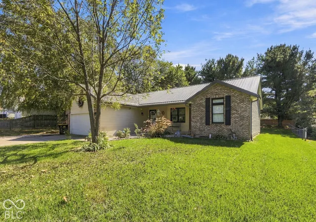 Photo 3 of Single family home for sale at 537 S Birch St, Ellettsville, IN 47429 | MLS# 22129695 | Listing updated on 2026-10-08