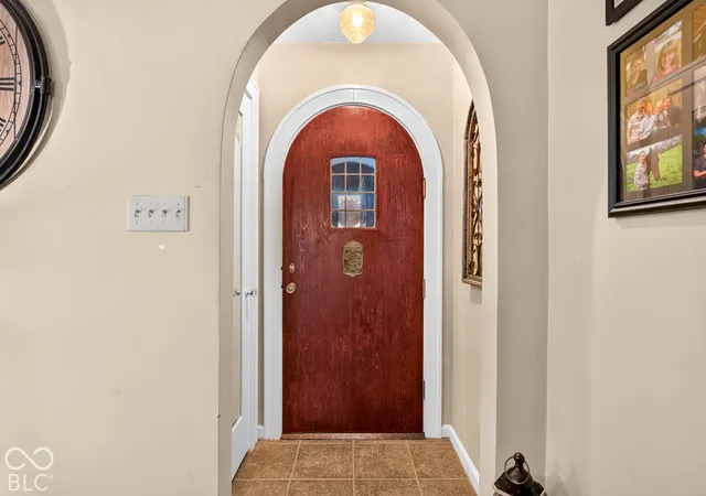 Photo 3 of Single family home for sale at 1408 N Ewing St, Seymour, IN 47274 | MLS# 22129701 | Listing updated on 2026-10-06