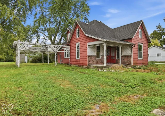 Photo 1 of Single family home for sale at 2115 S I St, Elwood, IN 46036 | MLS# 22129703 | Listing updated on 2026-10-05