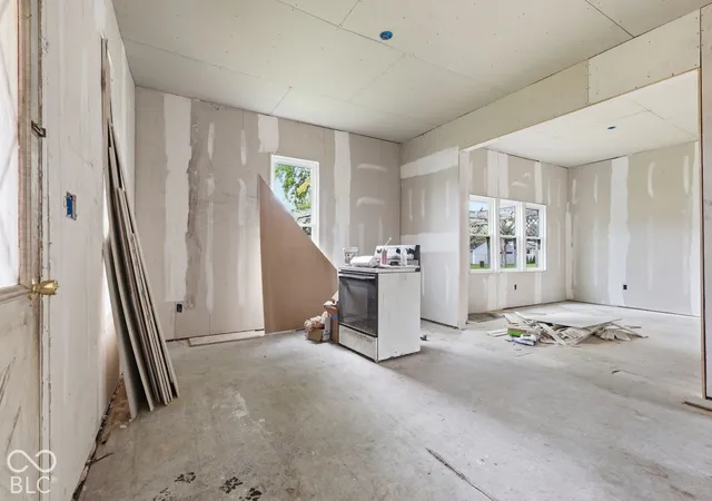Photo 3 of Single family home for sale at 2115 S I St, Elwood, IN 46036 | MLS# 22129703 | Listing updated on 2026-10-05