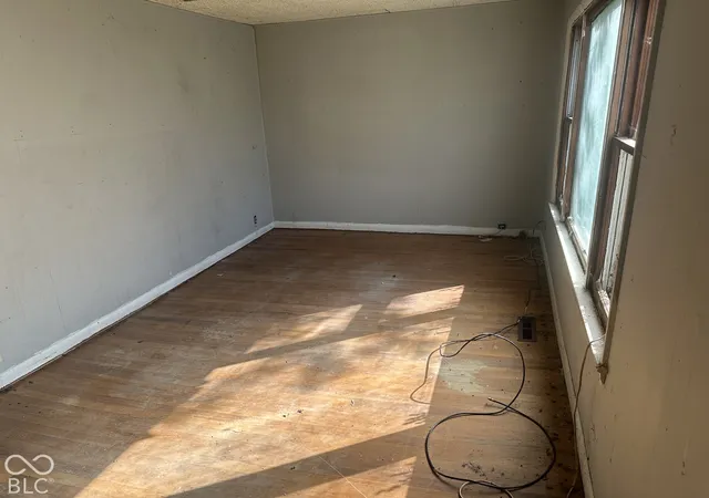 Photo 3 of Single family home for sale at 804 W 4th Street, Alexandria, IN 46001 | MLS# 22129715 | Listing updated on 2026-10-06