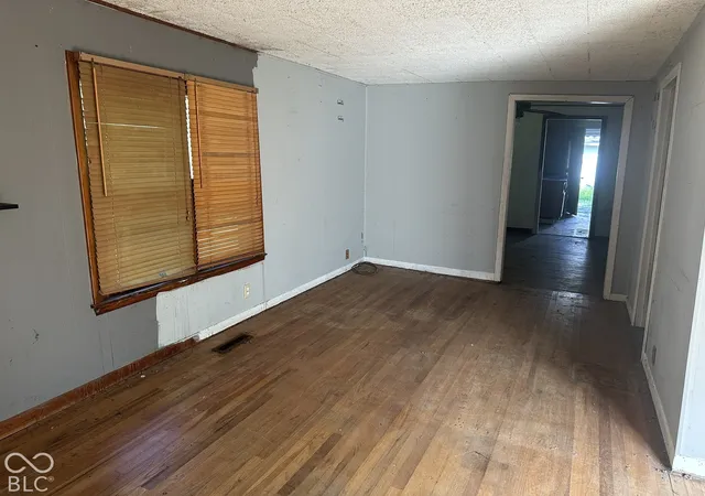 Photo 3 of Single family home for sale at 804 W 4th Street, Alexandria, IN 46001 | MLS# 22129715 | Listing updated on 2026-10-06