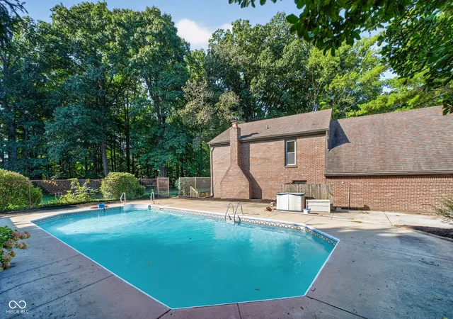 Photo 3 of Single family home for sale at 1115 Indianpipe Ln, Zionsville, IN 46077 | MLS# 22129718 | Listing updated on 2026-10-05