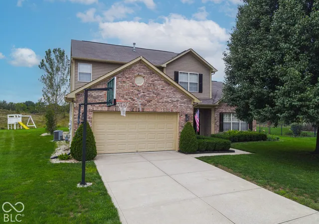 Photo 2 of Single family home for sale at 7722 Shasta Dr, Indianapolis, IN 46217 | MLS# 22129733 | Listing updated on 2026-10-06