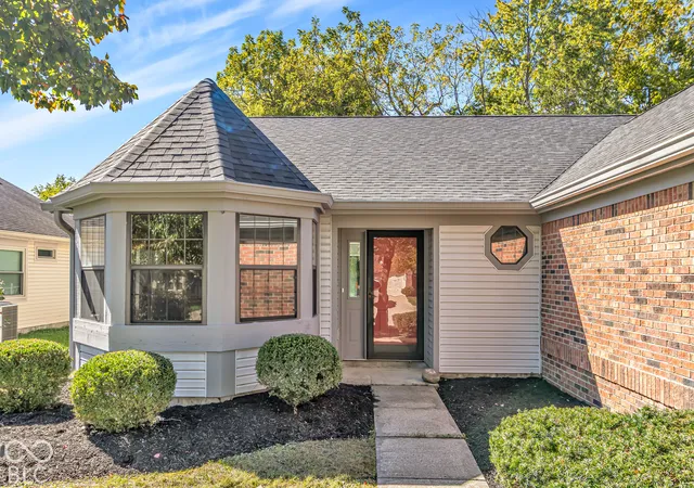 Photo 2 of Single family home for sale at 6264 Old Barn Ct, Indianapolis, IN 46268 | MLS# 22129737 | Listing updated on 2026-10-05