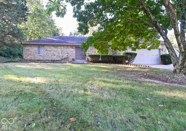 Photo 2 of Single family home for sale at 3755 W County Line Rd, Greenwood, IN 46142 | MLS# 22129740 | Listing updated on 2026-10-06