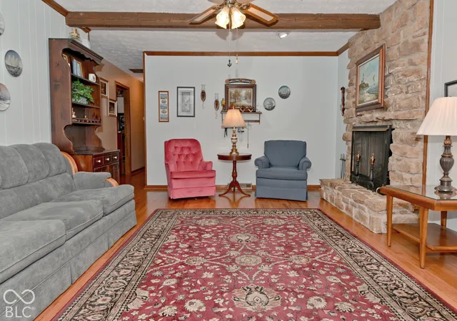 Photo 4 of Single family home for sale at 3755 W County Line Rd, Greenwood, IN 46142 | MLS# 22129740 | Listing updated on 2026-10-06