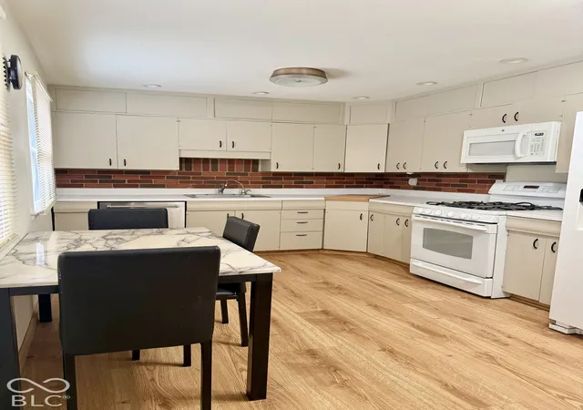 Photo 4 of Single family home for sale at 6732 East 18th, Indianapolis, IN 46219 | MLS# 22129748 | Listing updated on 2026-10-08