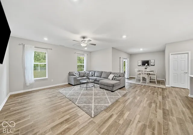 Photo 4 of Single family home for sale at 2560 Lanai Ln, Greenwood, IN 46143 | MLS# 22129757 | Listing updated on 2026-10-06